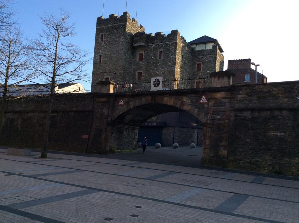 Princes House In The Walled City Londonderry Kültér fotó